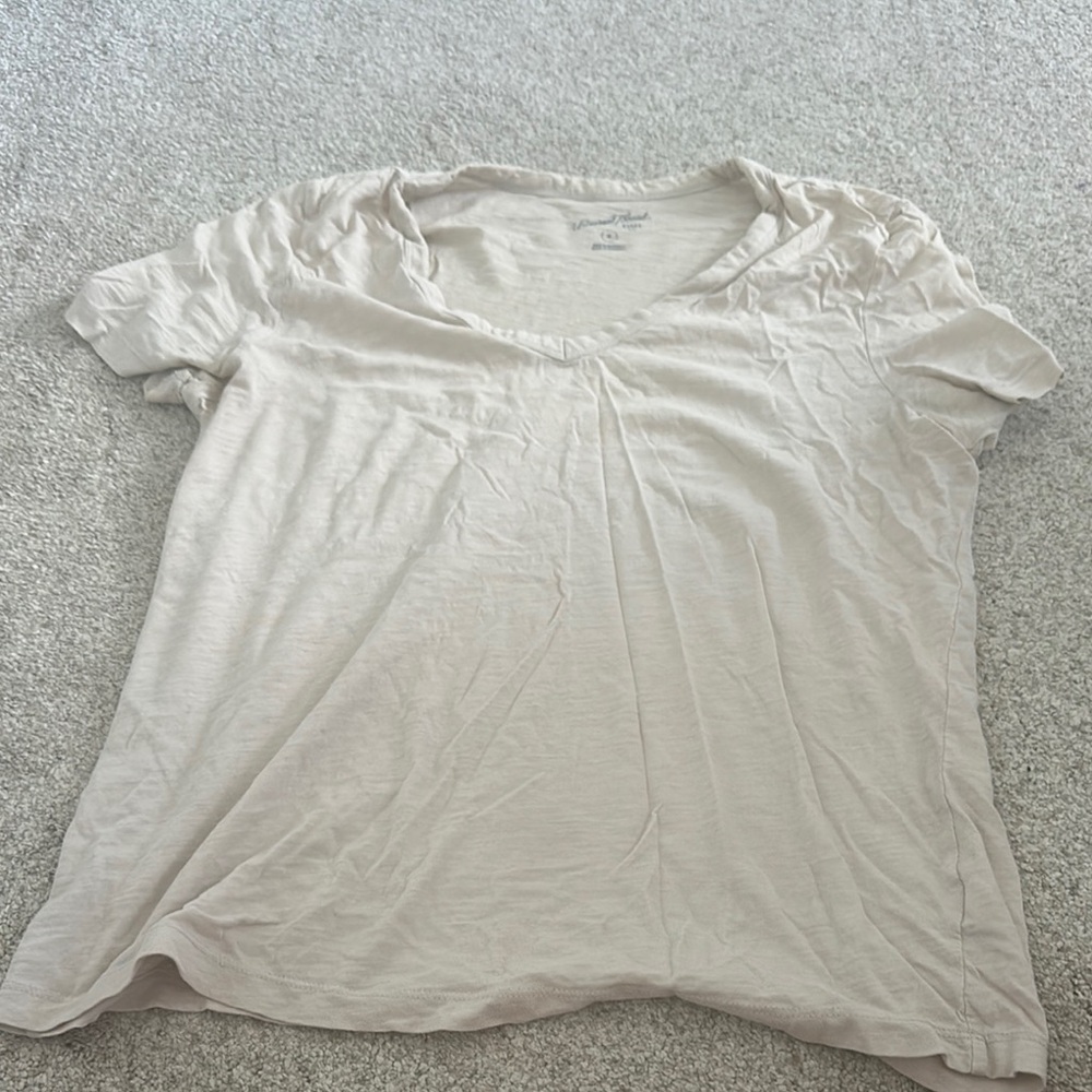 Universal Thread Light Cream Short Sleeve Tee